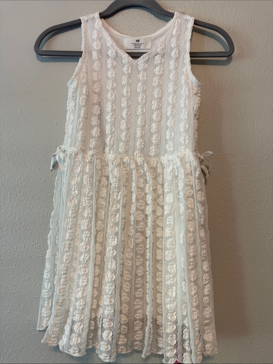 H&M Other - H&M White Floral Lace Sleeveless Party Dress
